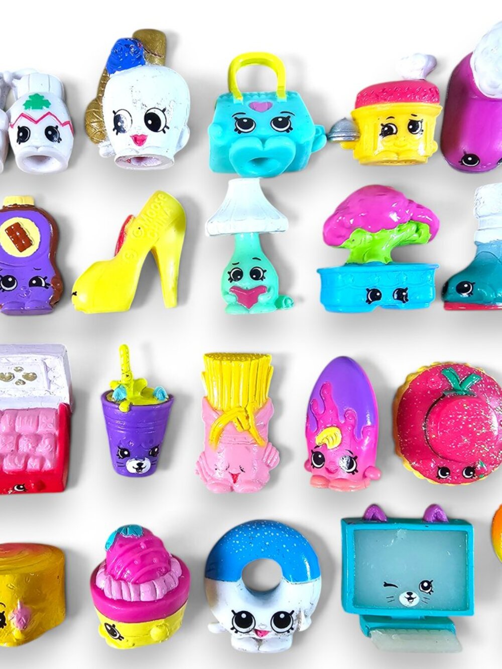 Moose Toys Shopkins Lot of 20 Figures Hug N Snug Mittens Percy PC Pup E Brush